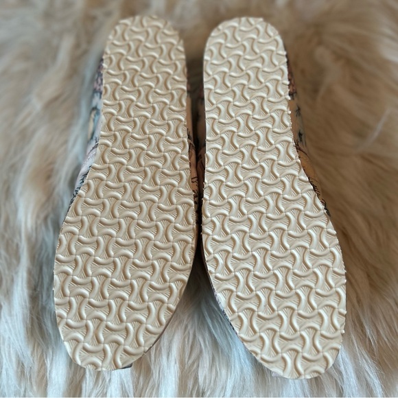 NWOT Groove Bags Vintage Geography Globe Slip On Shoes, Women’s 6.5 - Picture 8 of 12